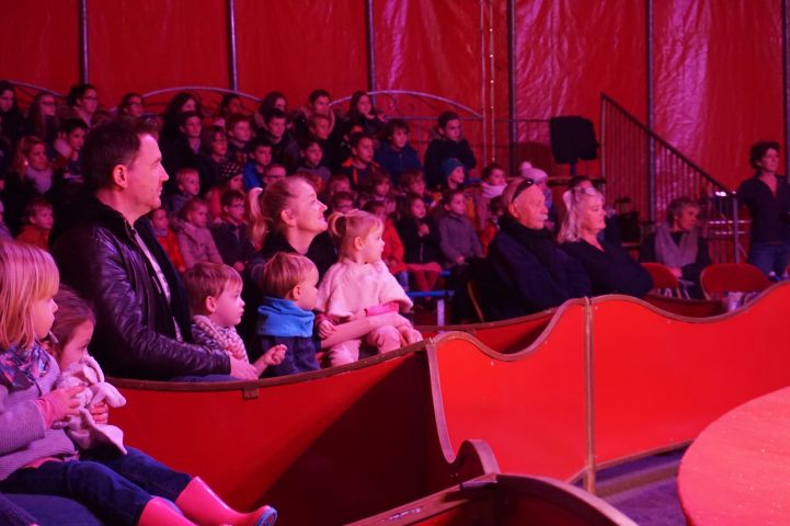 les enfants au cirque