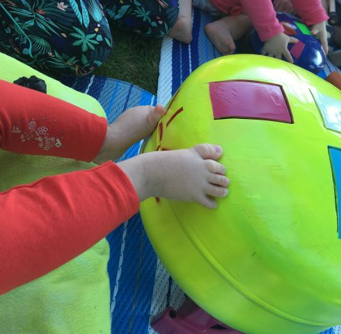 Juillet, Lézards au jardin : découverte du handpan
